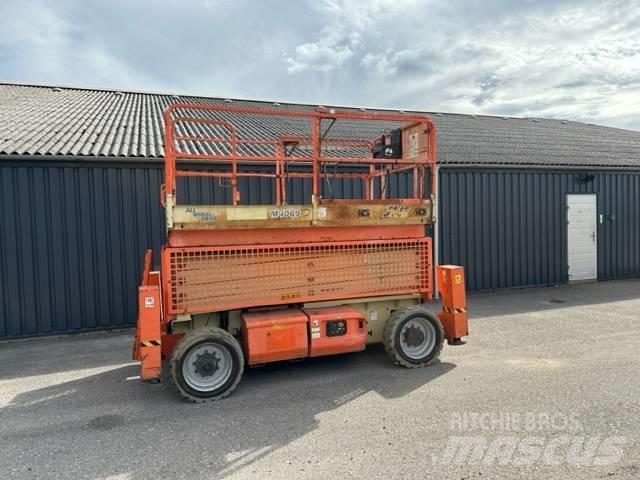 JLG M4069 رافعات مقصية الشكل