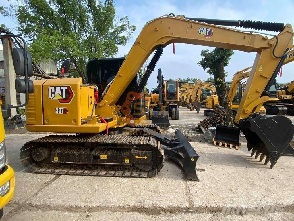 CAT 307 E حفارات وسط 7 طن - 12 طن