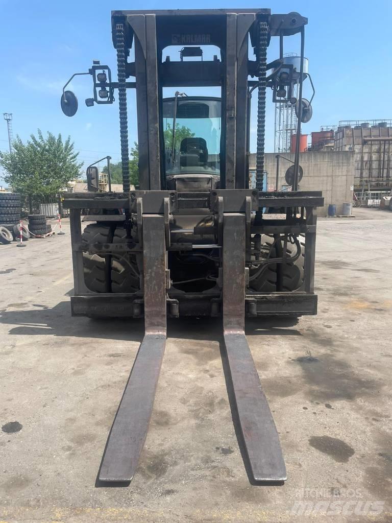 Kalmar DCG 250-12LB شاحنات الديزل