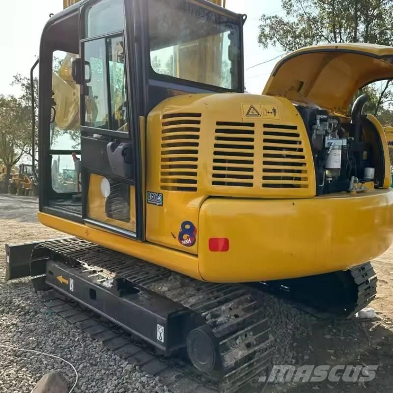 Komatsu PC 70 حفارات زحافة
