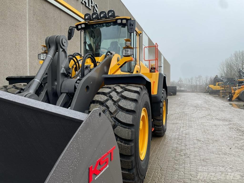 Volvo L 180 H لوادر بعجل
