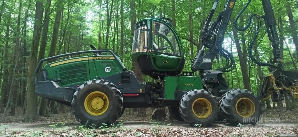 John Deere 1070G حصادات