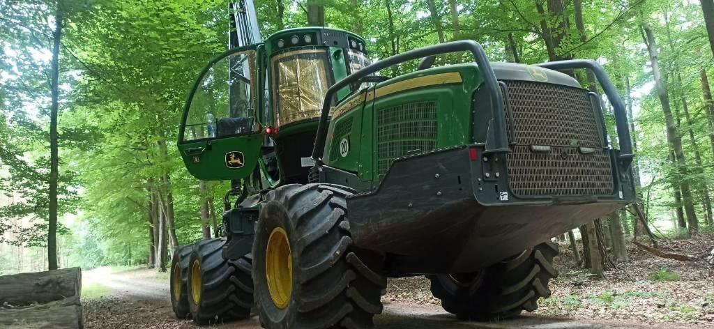 John Deere 1070G حصادات