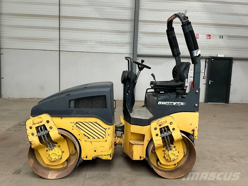Bomag BW 120 AD-4 مداحل ثنائية الاسطوانة