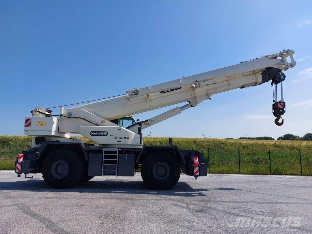 Terex RT100 رافعات الطرق الوعرة