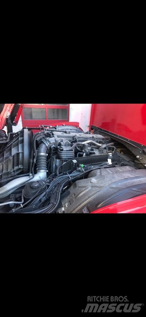 Scania P 280 شاحنات ذات هيكل صندوقي