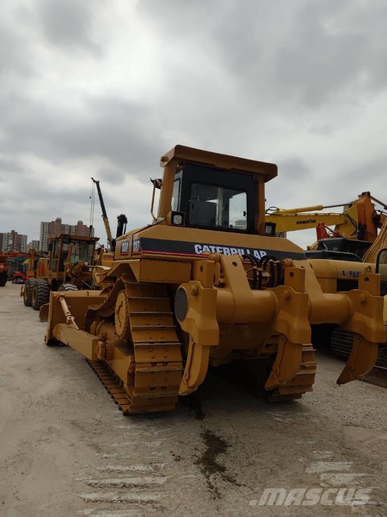 CAT D 8 R بلدوزرات مجنزرة