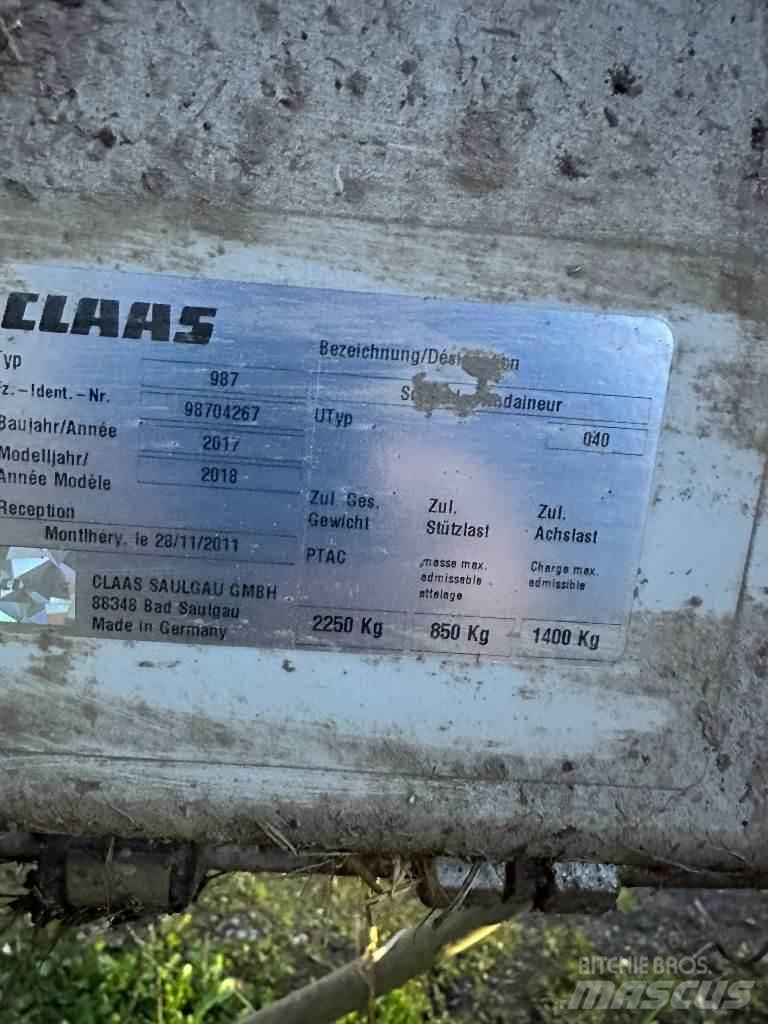 CLAAS Liner 2800 مكابس وميبسات التبن