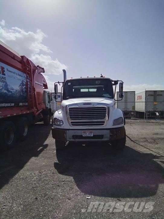 Freightliner M2 شاحنات قابلة للفك