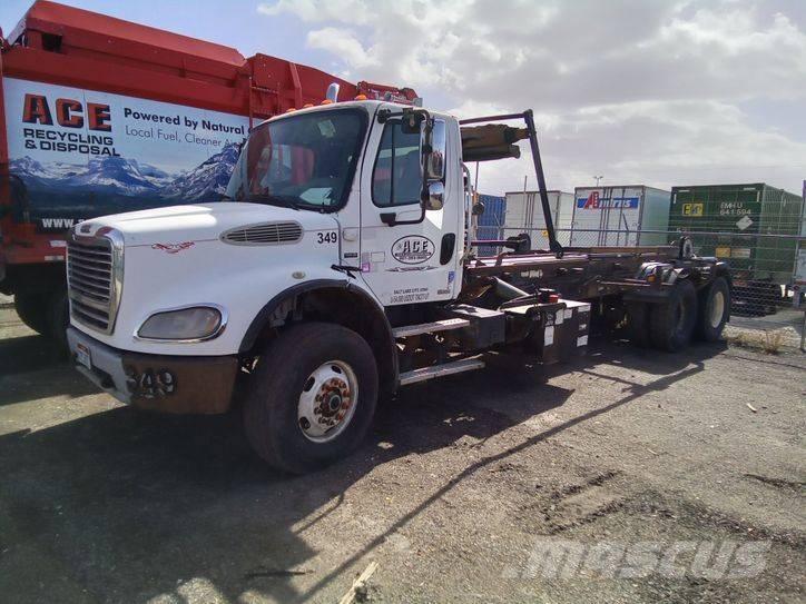 Freightliner M2 شاحنات قابلة للفك
