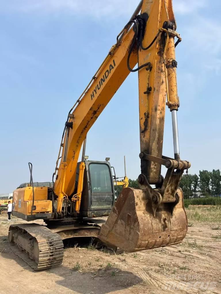 Hyundai Robex 215-7 حفارات زحافة