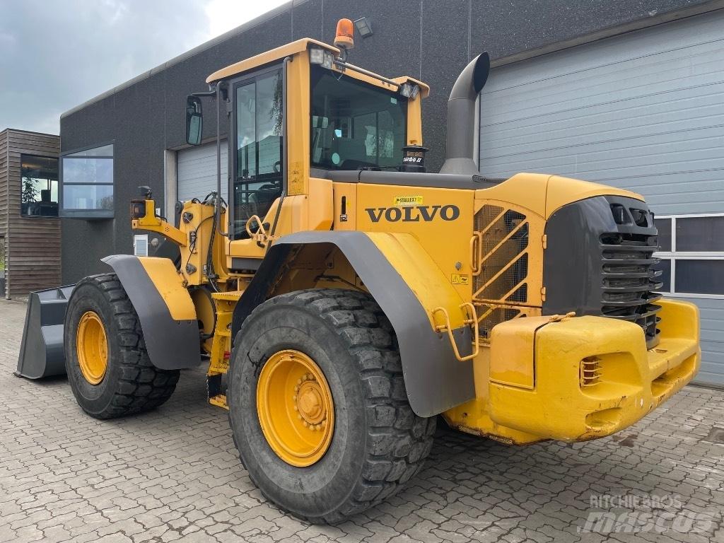 Volvo L90F لوادر بعجل