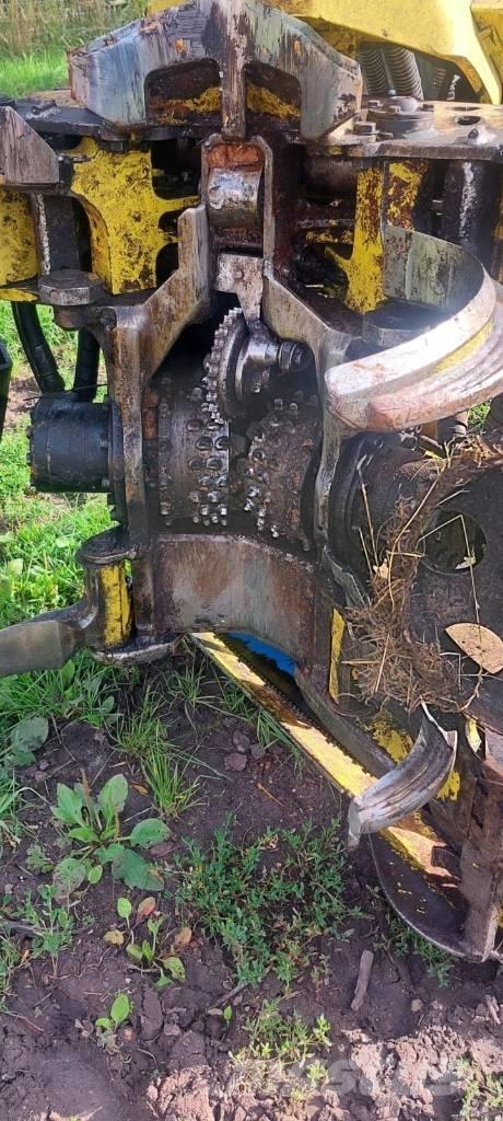 John Deere 1070 E حصادات