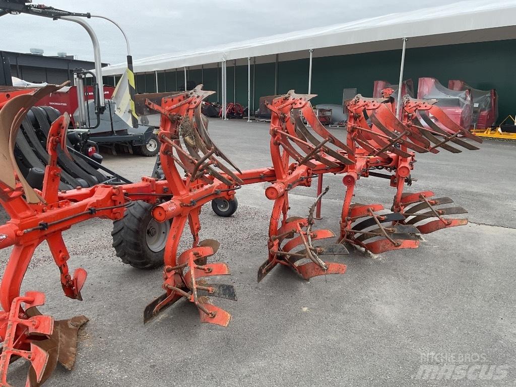 Kuhn Varimaster 122 محاريث عكسية