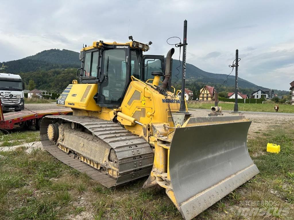 Komatsu D 61 PX24 بلدوزرات مجنزرة