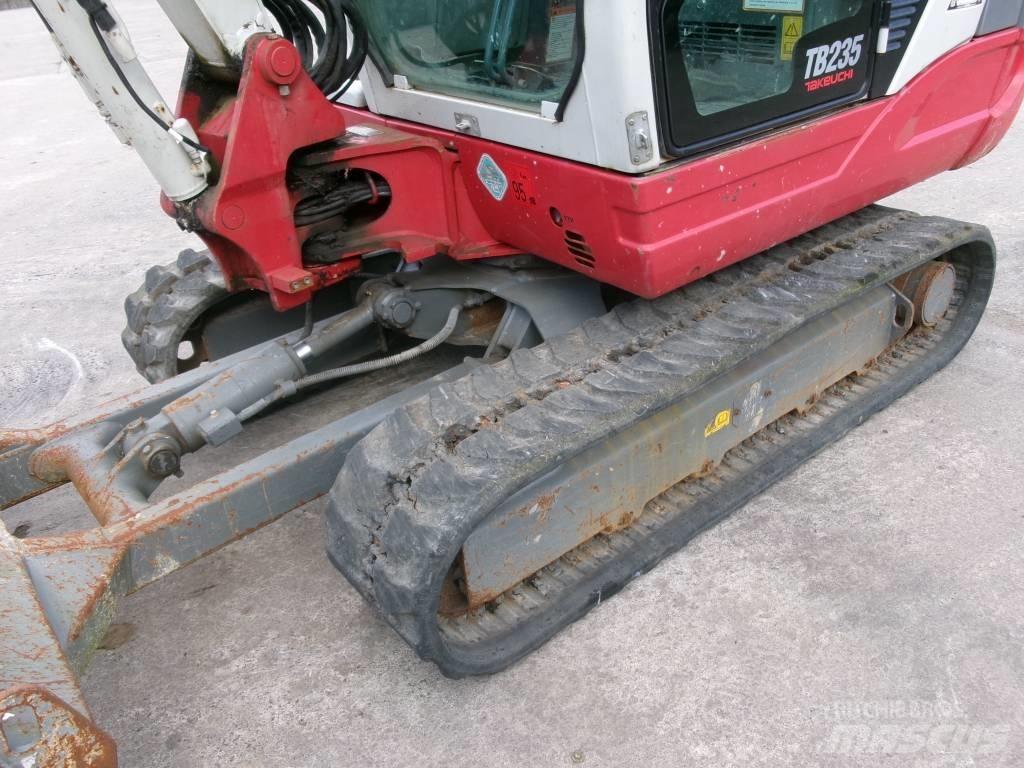 Takeuchi TB 235 حفارات صغيرة أقل من 7 طن (حفارات صغيرة)