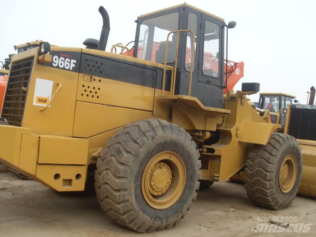 CAT 966 F لوادر بعجل
