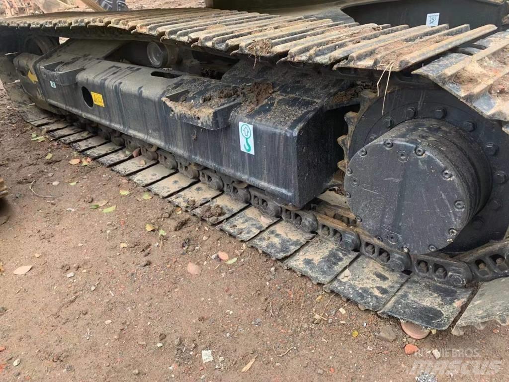 Komatsu PC 120-8 حفارات زحافة