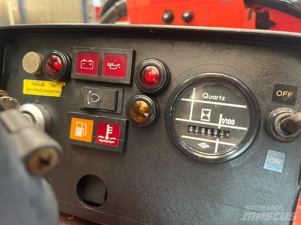 Weidemann 1030 لوادر صغيرة