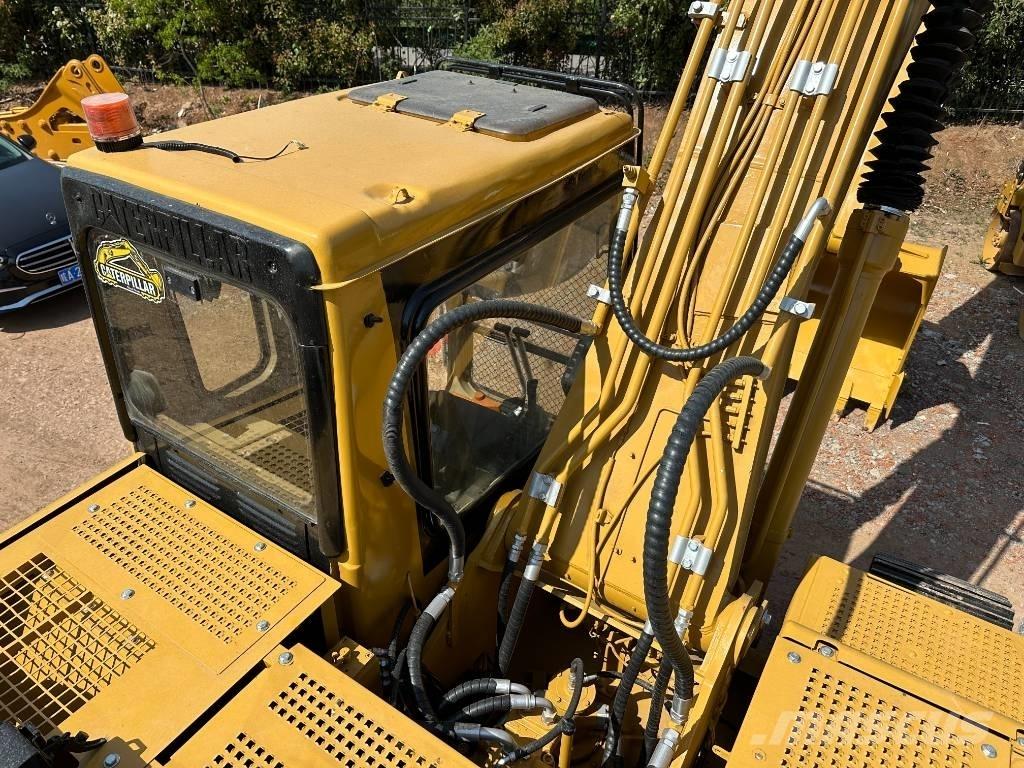 CAT 320 B L حفارات زحافة