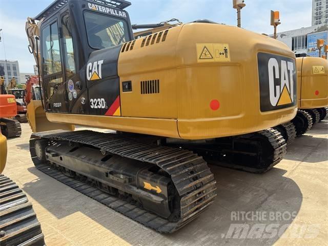 CAT 323 D L حفارات زحافة