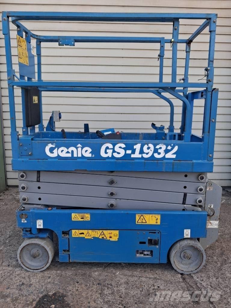 Genie GS 1932 رافعات مقصية الشكل