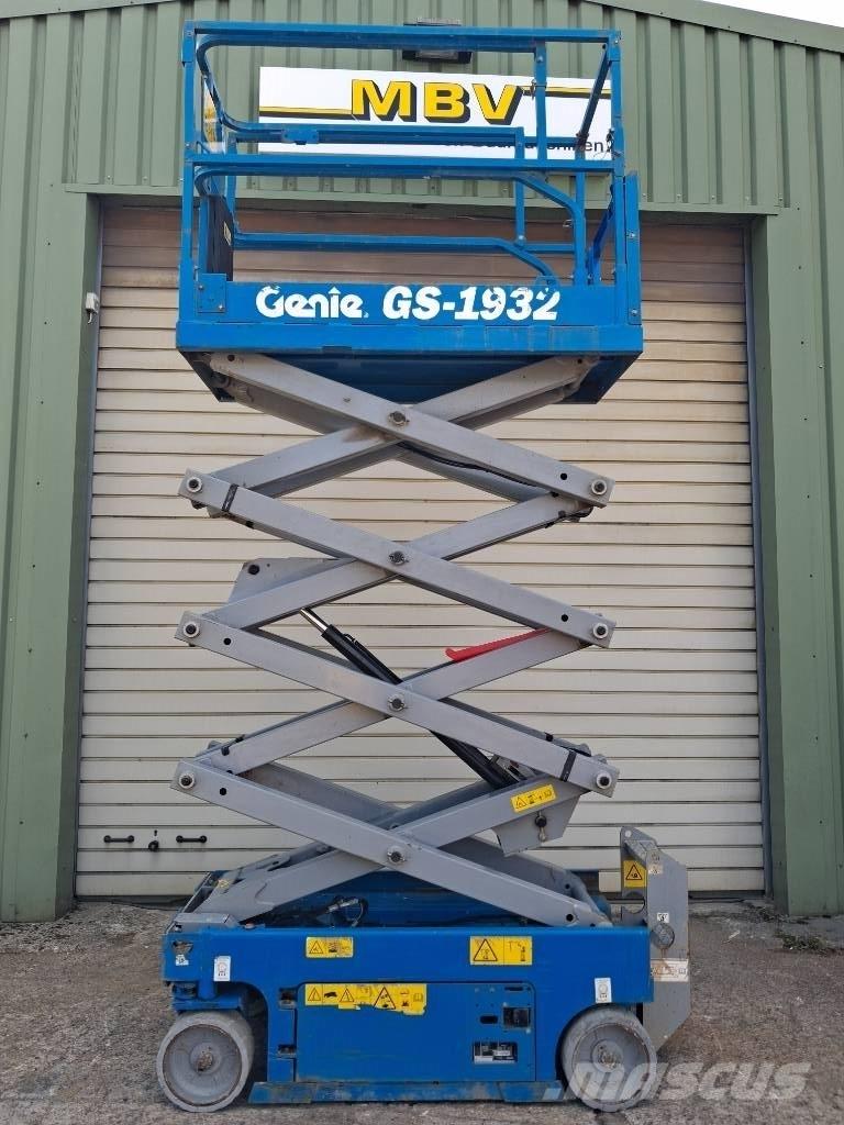 Genie GS 1932 رافعات مقصية الشكل