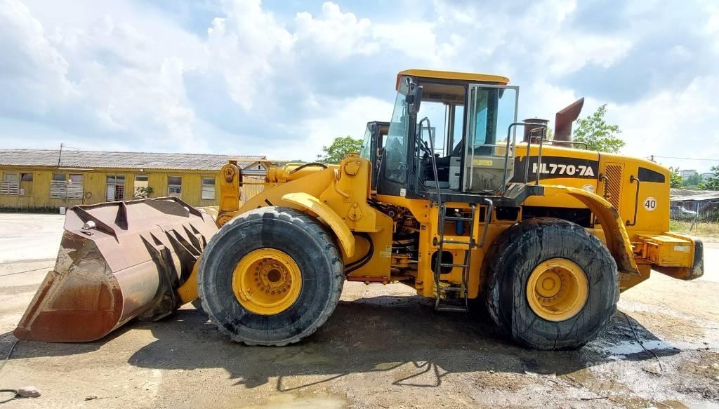 Hyundai HL 770-7 A لوادر بعجل