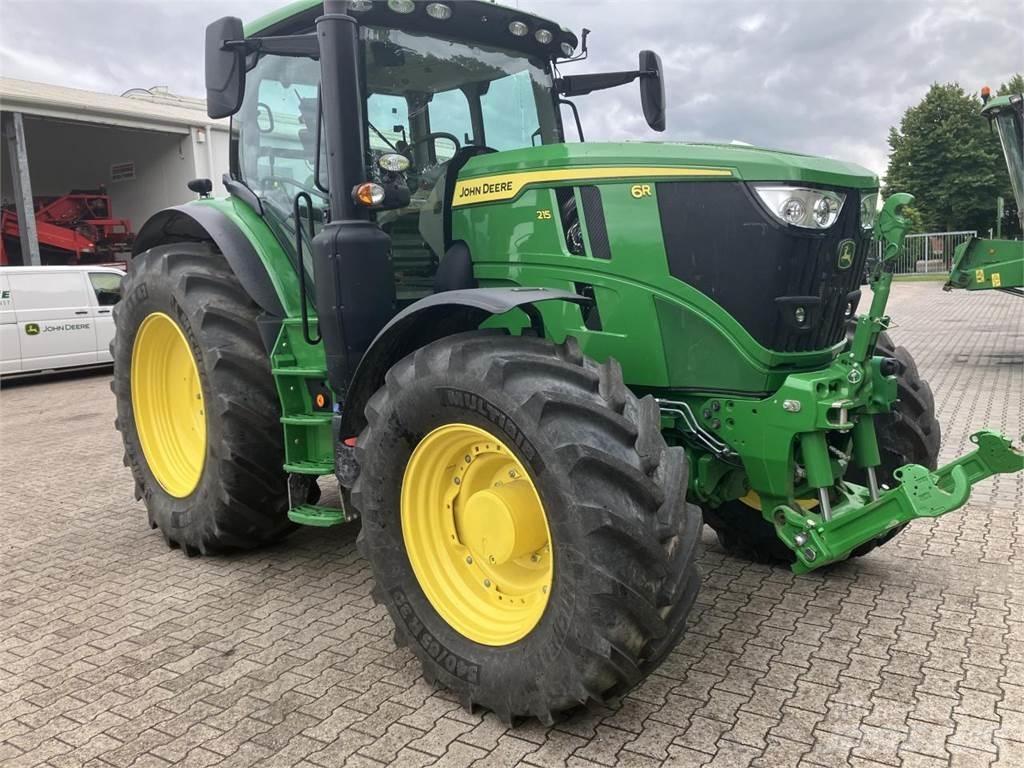 John Deere 6R 215 الجرارات