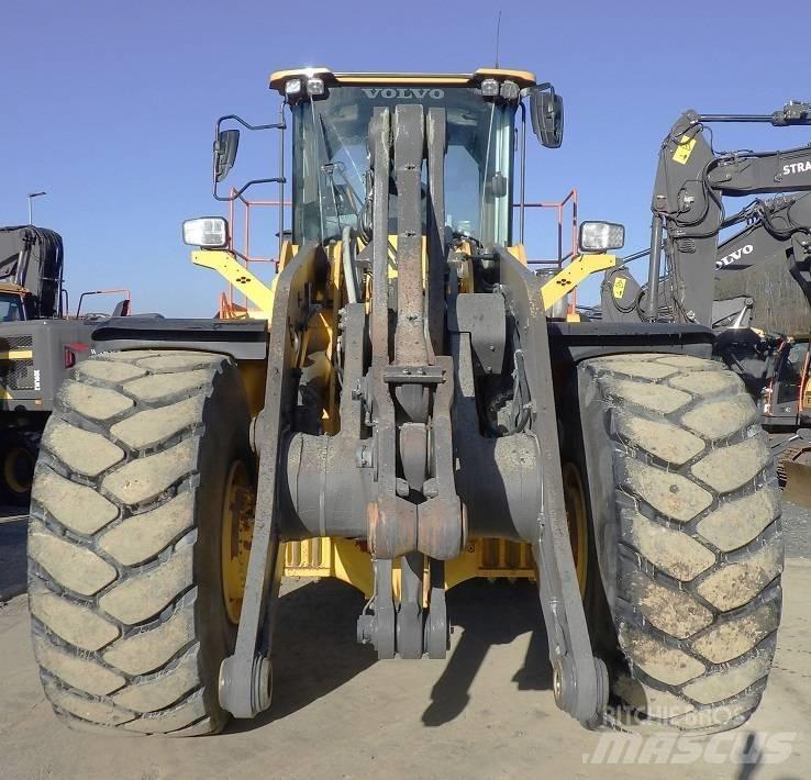 Volvo L 220 H لوادر بعجل