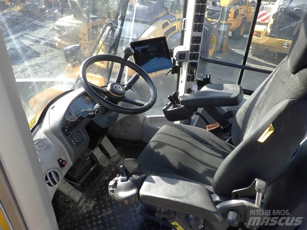 Volvo L 220 H لوادر بعجل