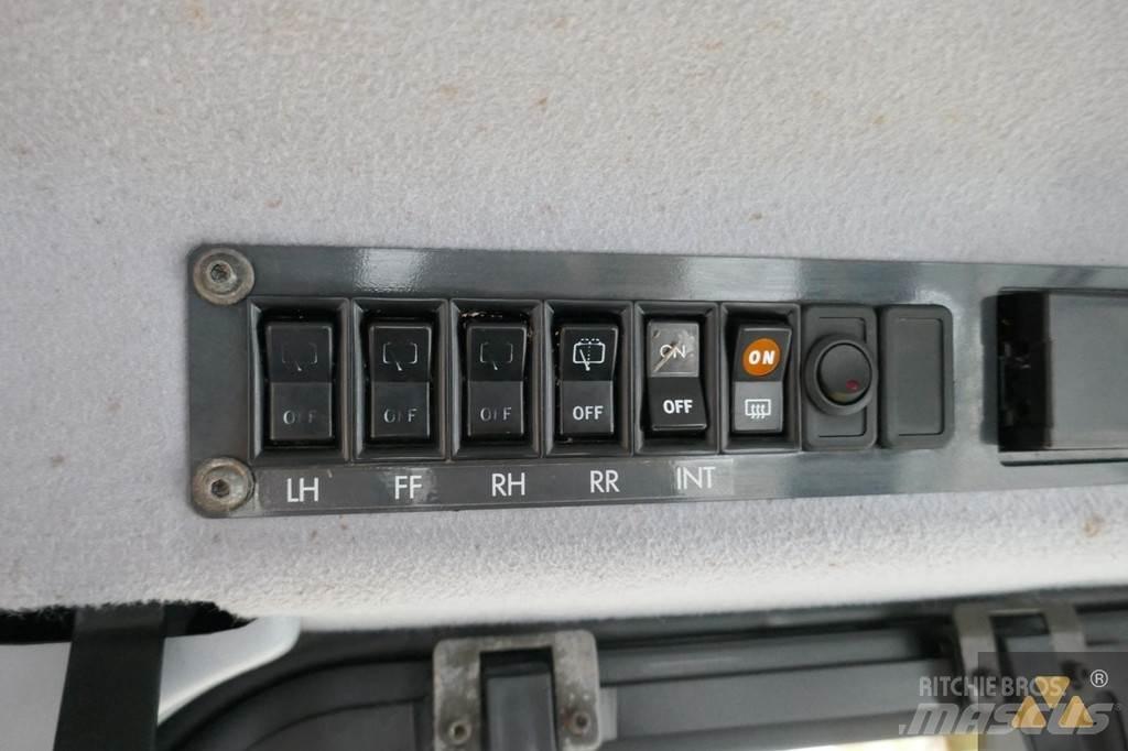 Komatsu D85PX-15 بلدوزرات مجنزرة