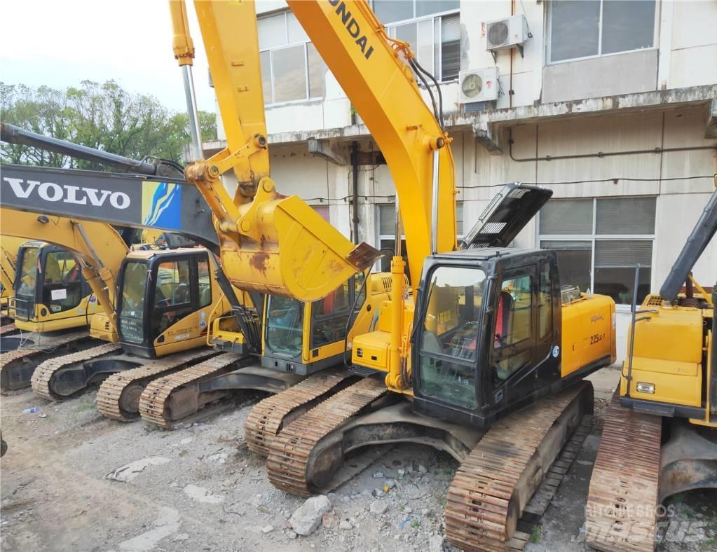 Hyundai R225LC-7 حفارات زحافة