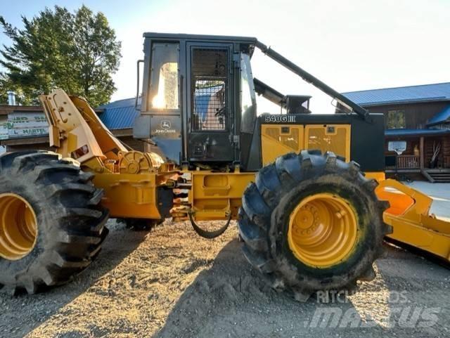 John Deere 540 G III ساحبات الأشجار