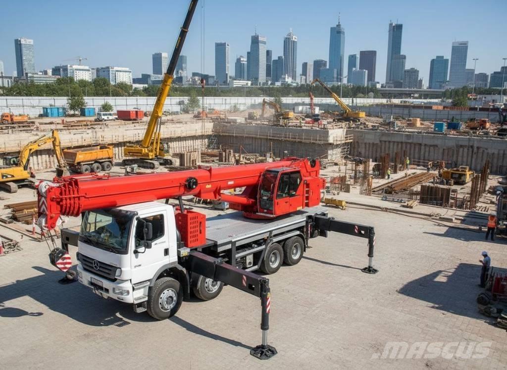 TCM 100 SP رافعات مجنزرة