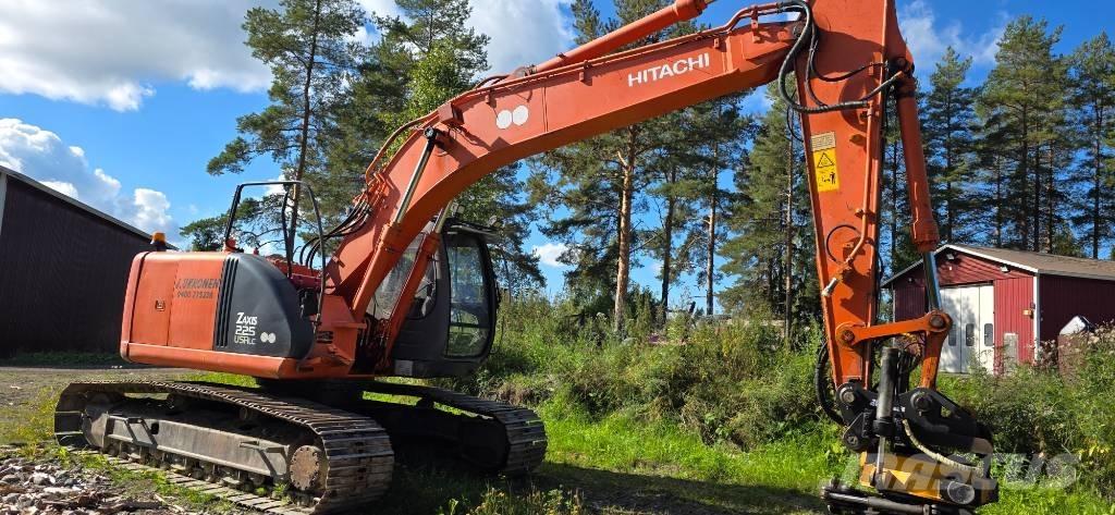 Hitachi ZX 225 USR حفارات زحافة