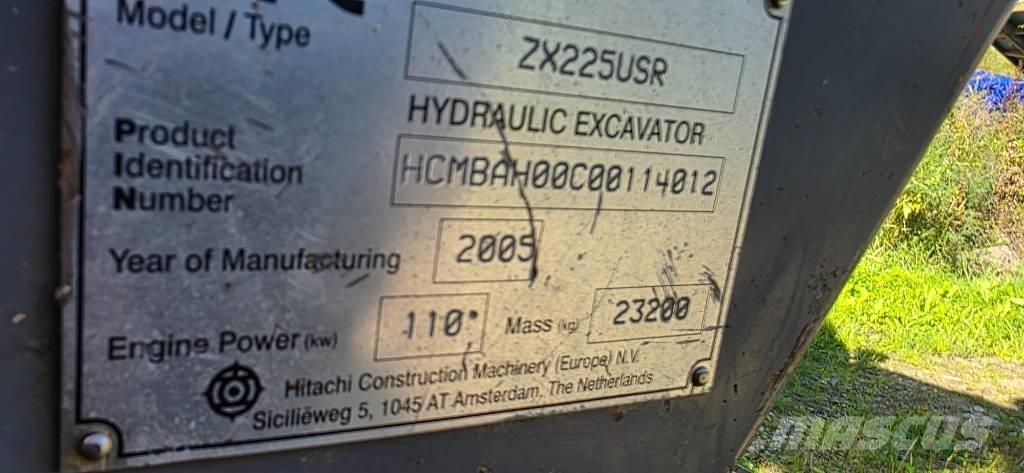 Hitachi ZX 225 USR حفارات زحافة