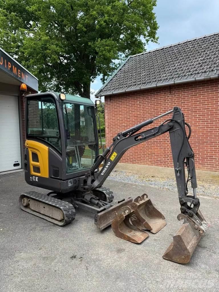 Volvo EC 18 C حفارات صغيرة أقل من 7 طن (حفارات صغيرة)