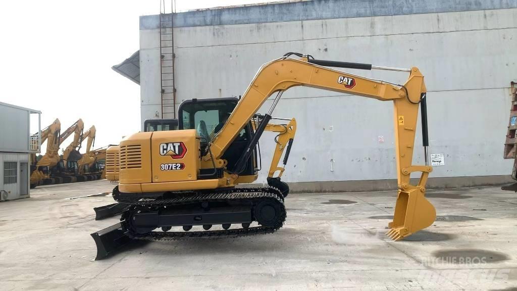 CAT 307E2 حفارات زحافة