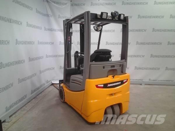 Jungheinrich EFG 215 شاحنات ذات رافعات شوكية تعمل بالكهرباء
