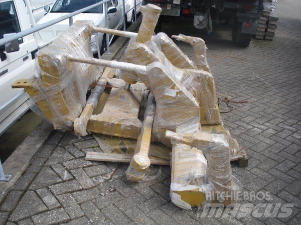 CAT 140M/160M Ripper أخرى