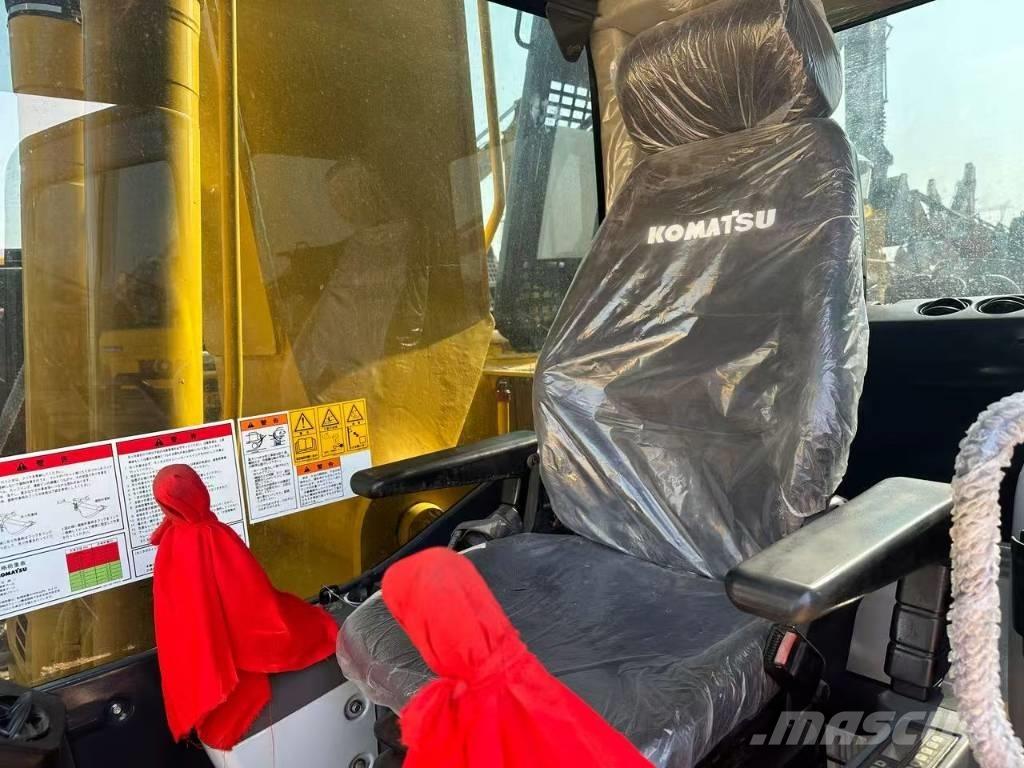 Komatsu PC 240 حفارات زحافة