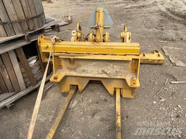CAT 140 H Ripper مكونات أخرى