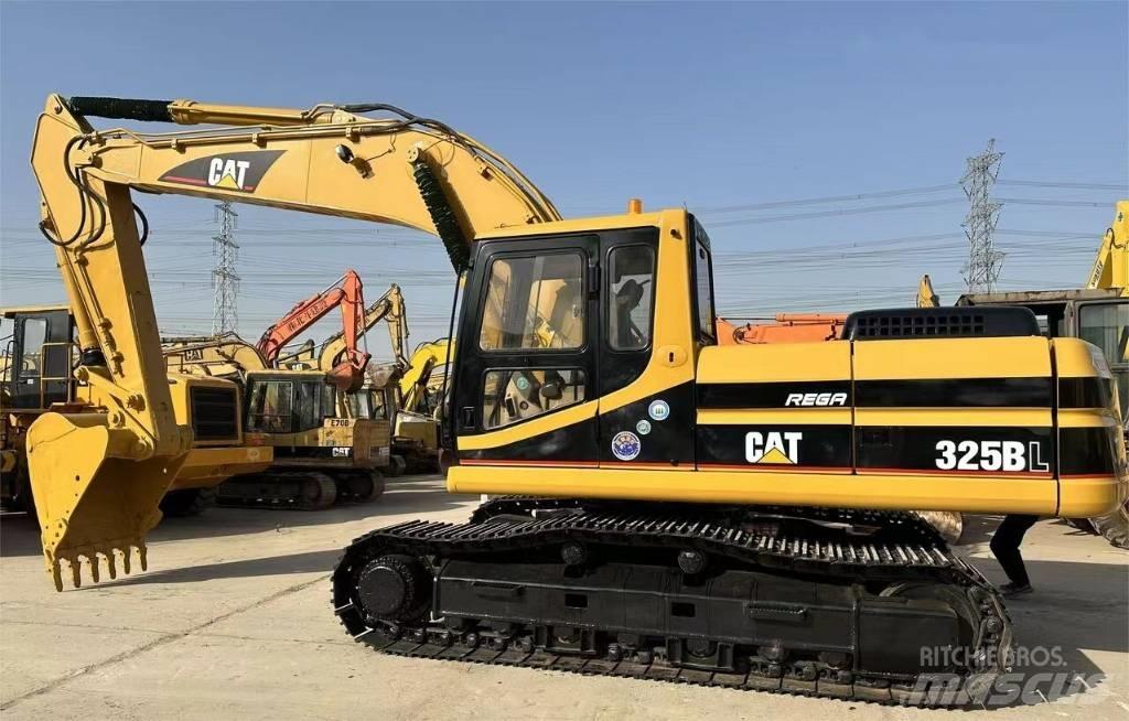 CAT 325 B L حفارات زحافة