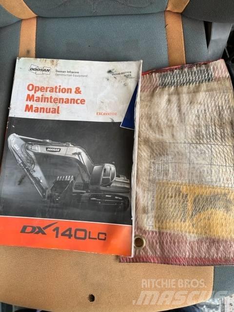 Doosan DX 140 LC حفارات زحافة