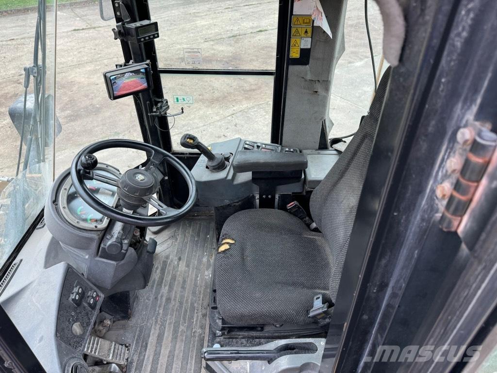 CAT 938 H لوادر بعجل