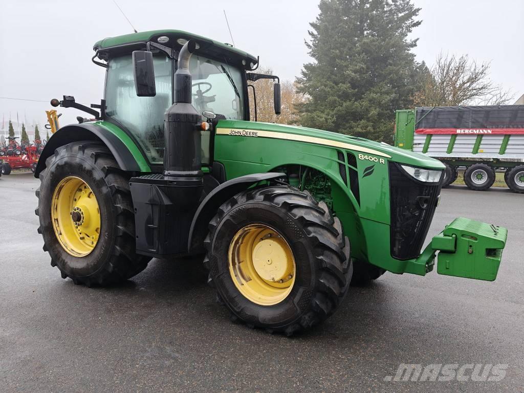 John Deere 8400R الجرارات