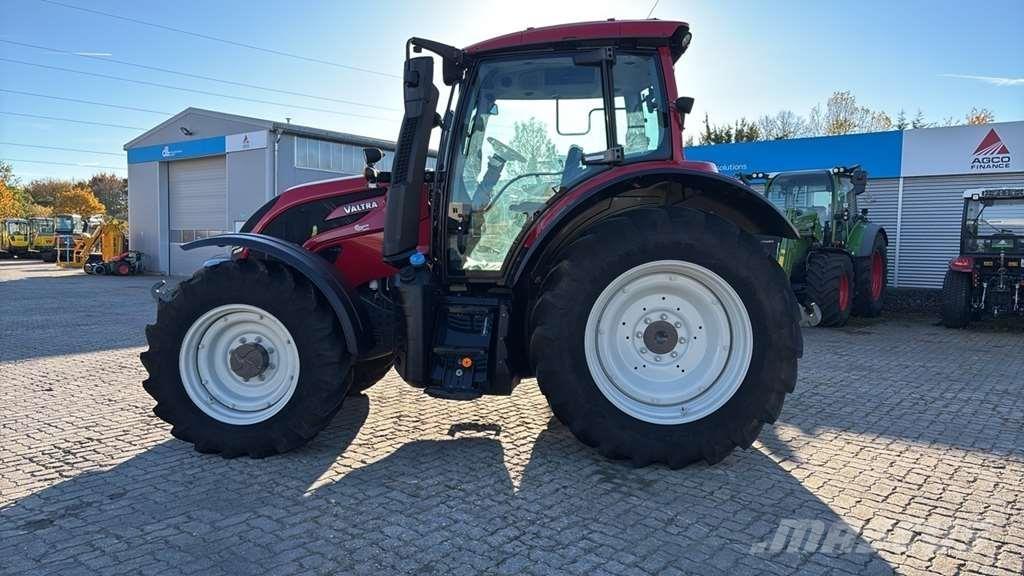Valtra N134 0 الجرارات