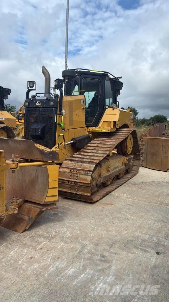 CAT D 6 LGP VPAT بلدوزرات مجنزرة