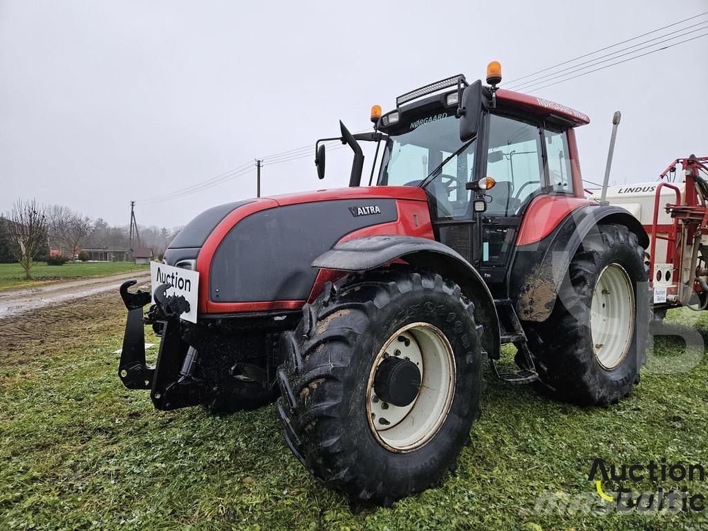Valtra T190 الجرارات